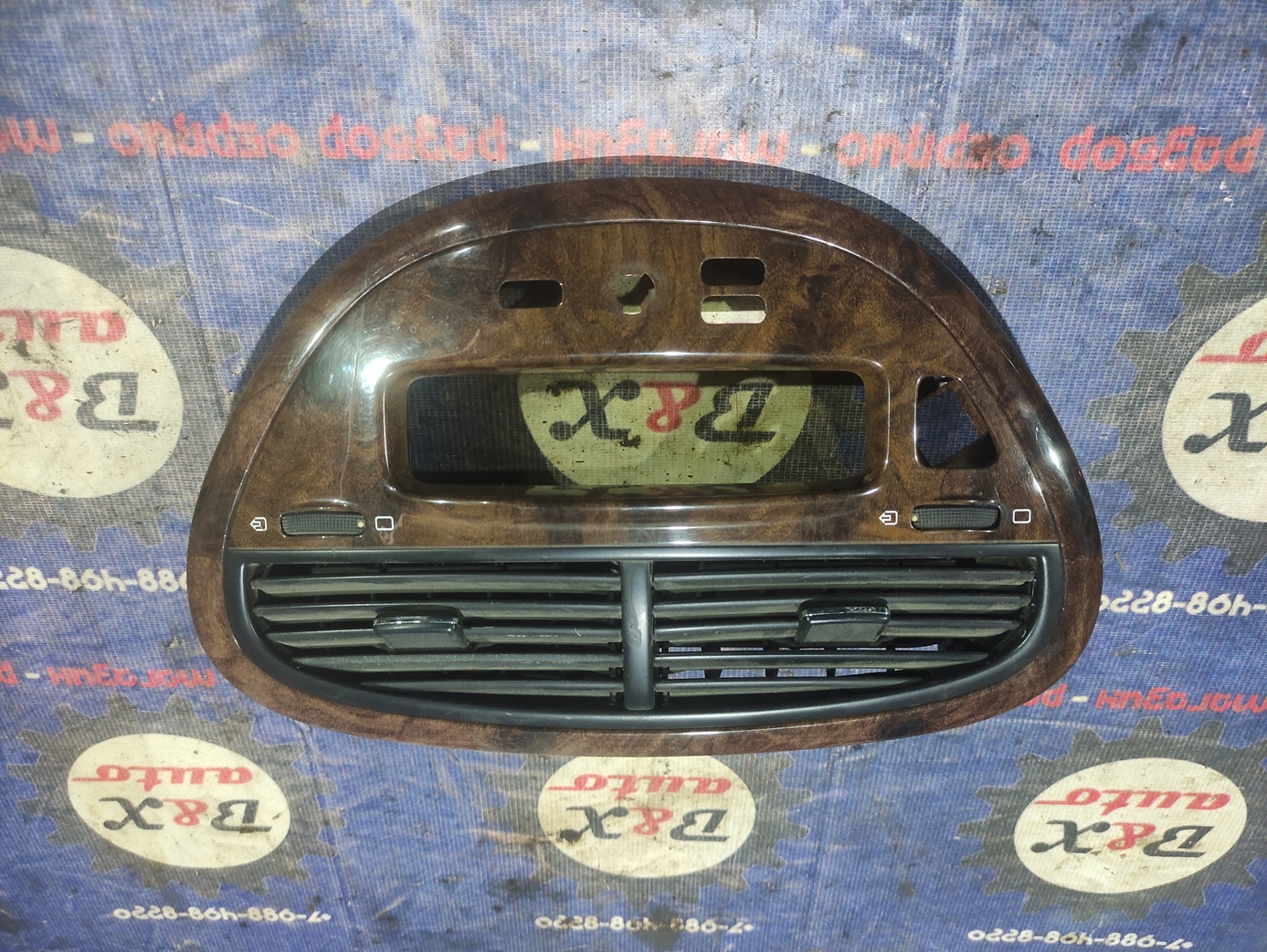 Дефлектор центральный Peugeot 607