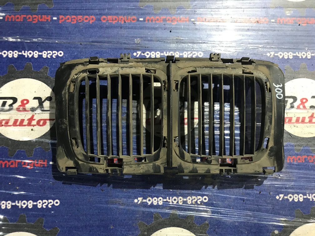 Решетка радиатора BMW e34